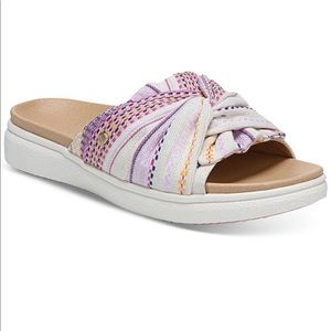 New! Dr Scholls Wander of the Pool slides